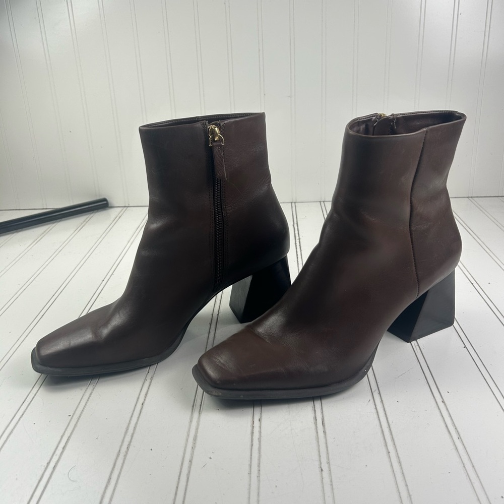 Gianni Bini Holy-Grail Brown Leather Block Heel Booties Womenโs Size 10M $140 - Picture 4 of 14